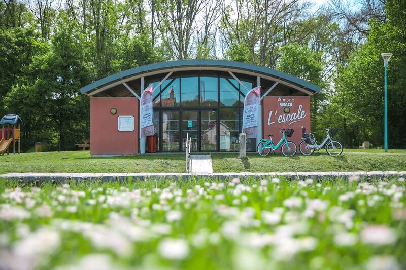 Escale Snacking Thénioux accepte les chiens à Thénioux