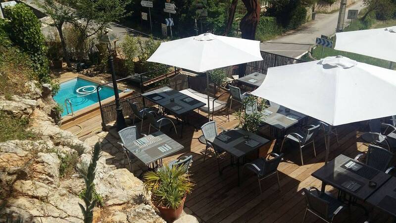 le tempo accepte les chiens à Entrecasteaux