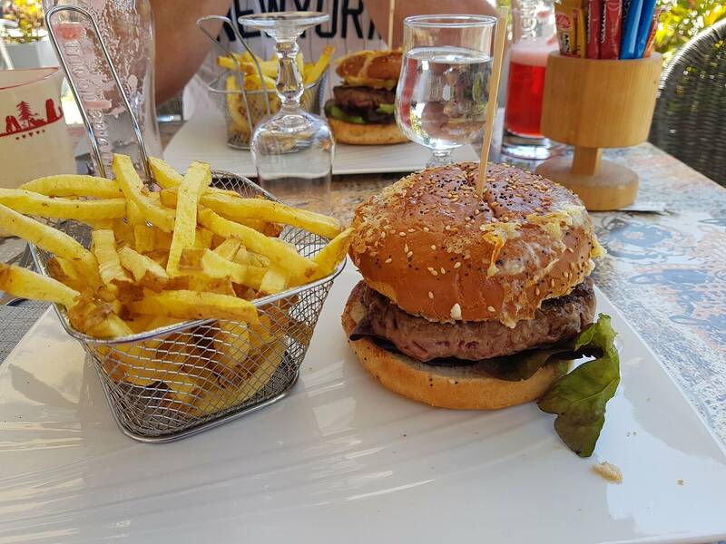 Les Alpes Bar Restaurant accepte les chiens à Fontcouverte-la-Toussuire