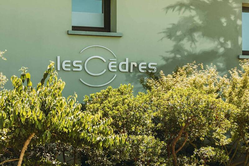 Les Cèdres accepte les chiens à Granges-Les-Beaumont