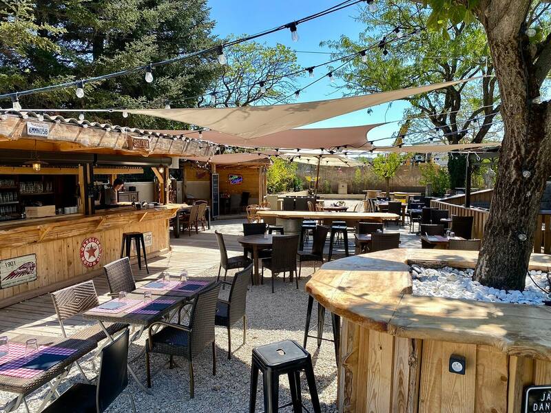 La Baraque à Burgers accepte les chiens à Châteauneuf-du-Rhône