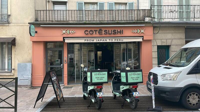 Côté Sushi accepte les chiens à Saint-Germain-en-Laye