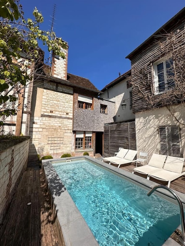 Hotel la Maison de Rhodes accepte les chiens à Troyes