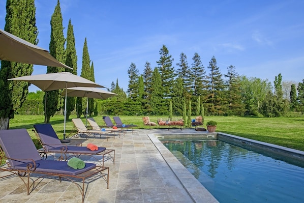 Bastide de Bellegarde accepte les chiens à Avignon