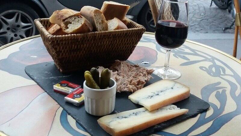 Lux Bar accepte les chiens à Paris