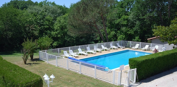 Auberge des Trois Pins accepte les chiens à Eugenie-les-Bains