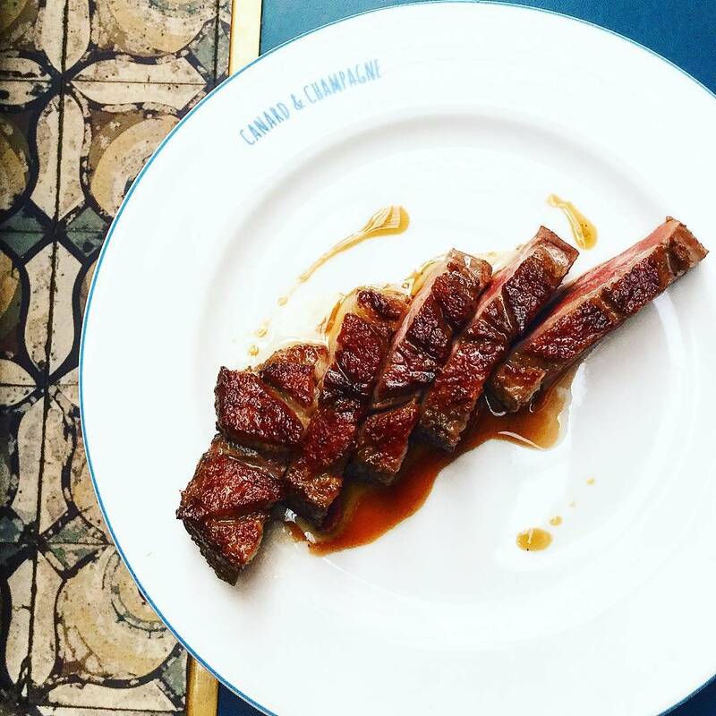 Canard & Champagne accepte les chiens à Paris