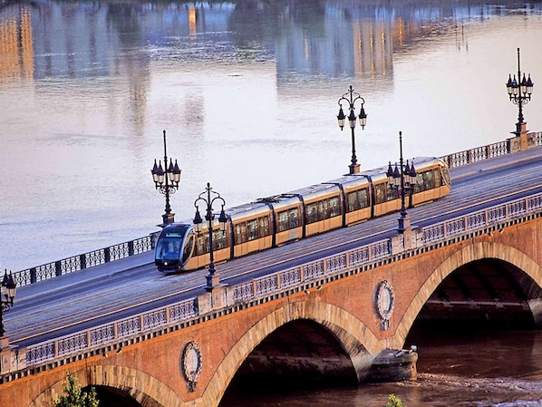 ibis budget Bordeaux Centre Bastide accepte les chiens à Bordeaux