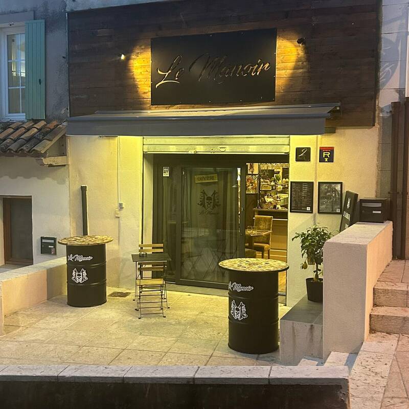 Le Manoir accepte les chiens à Vitrolles