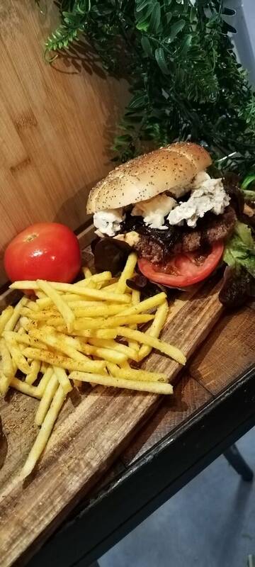 Hello Gica's food accepte les chiens à Paris