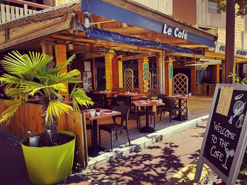 Le Cofé Maubuisson Lac d'Hourtin accepte les chiens à Maubuisson