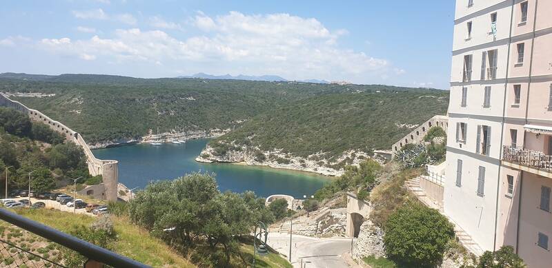 L'o2 Mer Restaurant accepte les chiens à Bonifacio