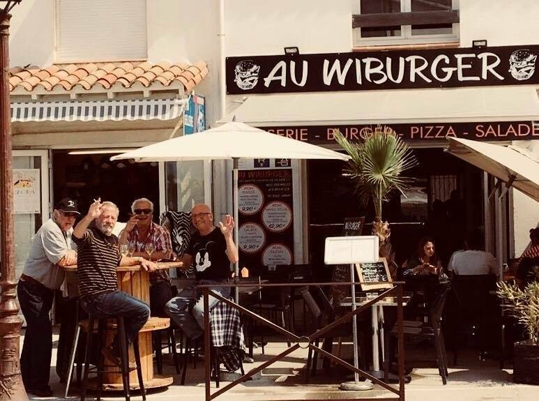 Au Wiburger accepte les chiens à Saintes-Maries de la Mer