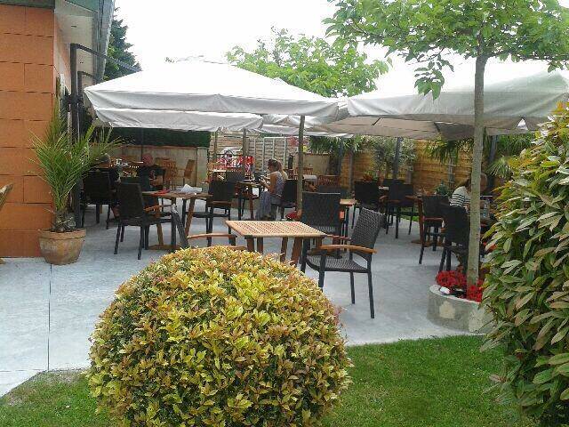 Resto de la gare accepte les chiens à Hourtin