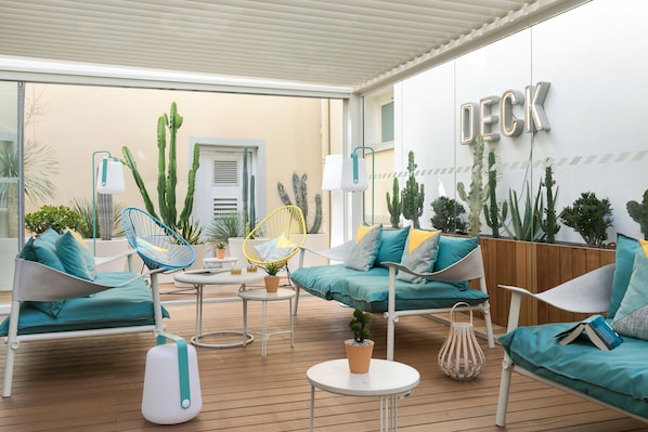The Deck Hotel by HappyCulture accepte les chiens à Nice