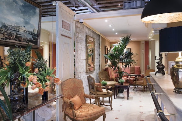 Le Regent accepte les chiens à Paris