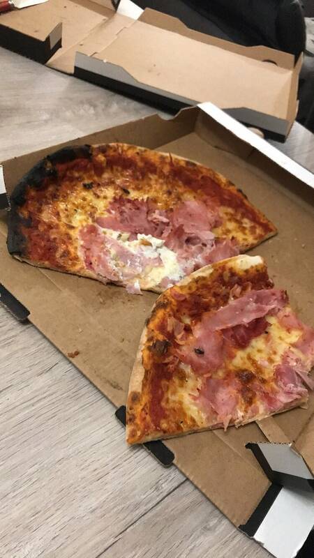 Italia accepte les chiens à Hettange-Grande