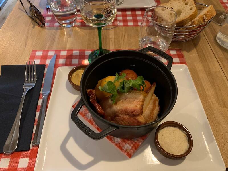 Pierres et Gamelles accepte les chiens à Strasbourg