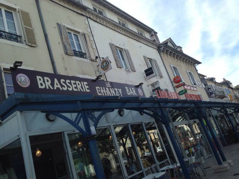 Le Chanzy accepte les chiens à Nay