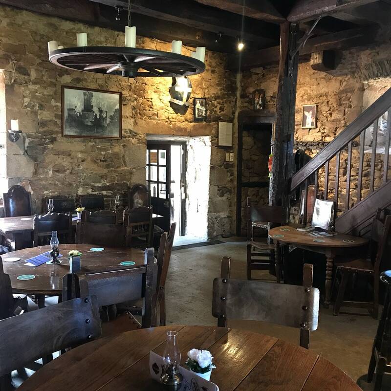 La Taverne de Montbrun accepte les chiens à Dournazac