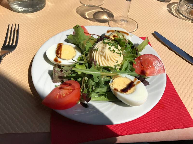 la pomme de pin accepte les chiens à Montauroux