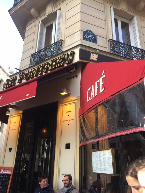 Le Ponthieu Café accepte les chiens à Paris