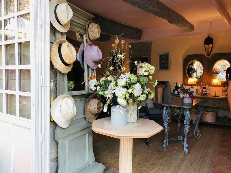 Le Bistrot Gourmand accepte les chiens à Entrecasteaux