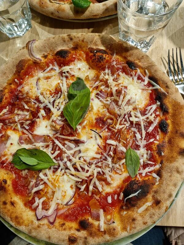 Pizzeria Mongelli Narbonne accepte les chiens à Narbonne