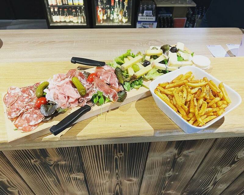 Bar L'Etabli accepte les chiens à Bourg-Saint-Andeol