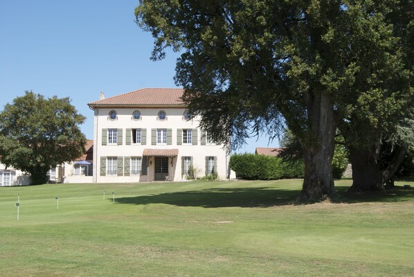 Golf de Saint Junien accepte les chiens à Saint-Junien