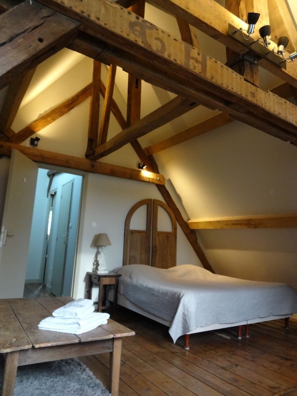 Hôtel Les Chevaliers accepte les chiens à Laon