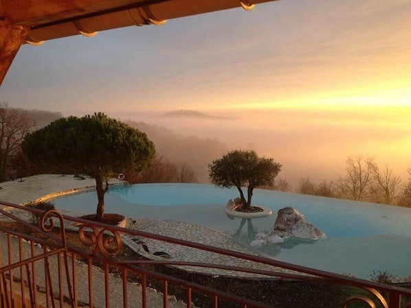 Hotel le Belvedere accepte les chiens à Montagudet