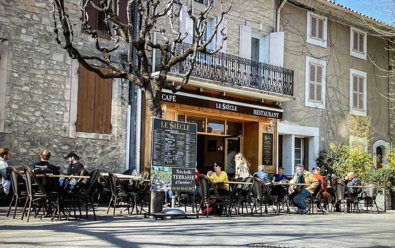 Le Siécle accepte les chiens à Saint-Didier