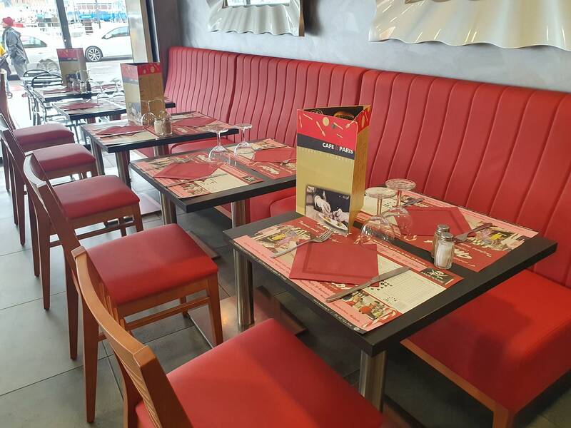 Le cafe de paris accepte les chiens à Dieppe