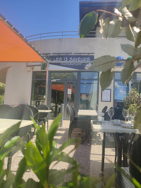 Restaurant les 13 Saveurs accepte les chiens à Venelles