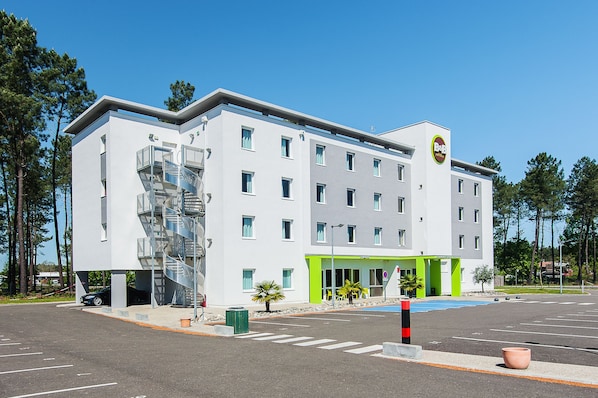 B&B Hotel Mont De Marsan accepte les chiens à Saint-Avit