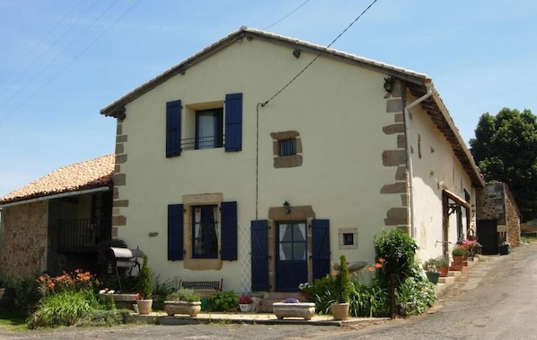 La grange de champagnac accepte les chiens à Yvrac-et-Malleyrand