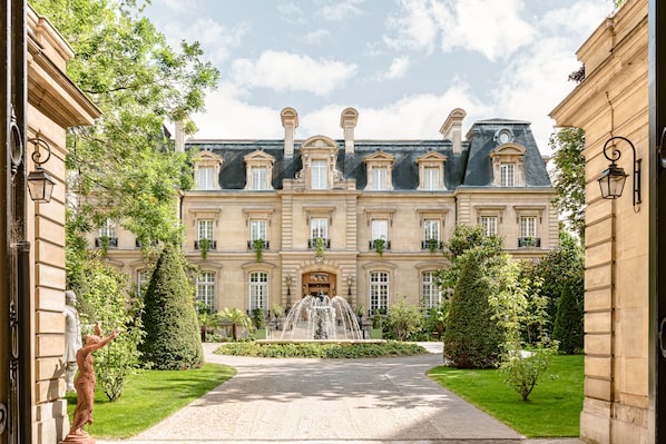 Saint James Paris - Relais & Chateaux accepte les chiens à Paris