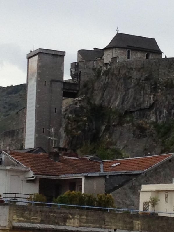 Hôtel Le Milan accepte les chiens à Lourdes