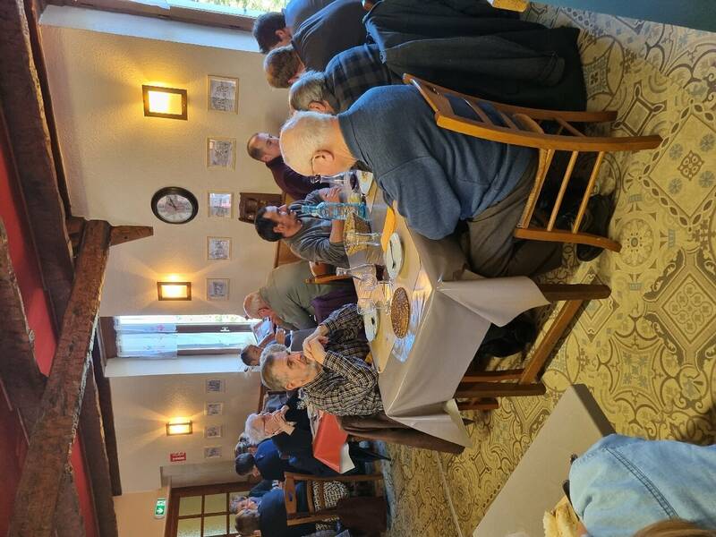 À la table de karine accepte les chiens à Lacelle