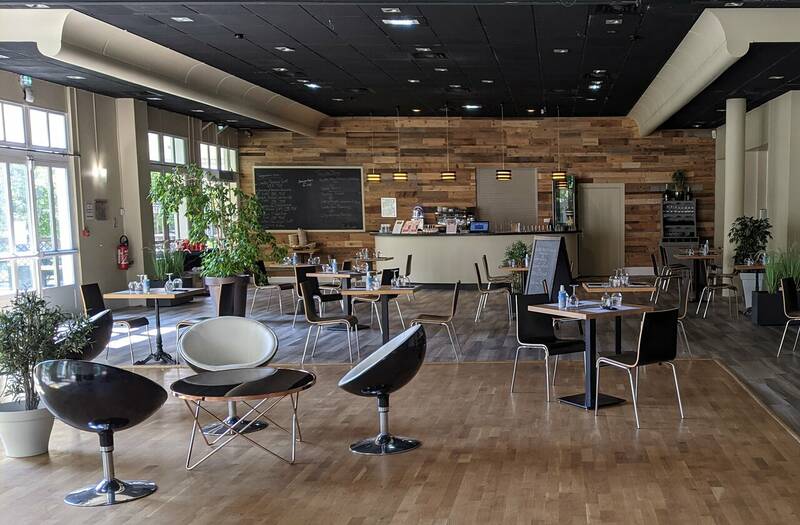 L'Entracte accepte les chiens à Contrexeville