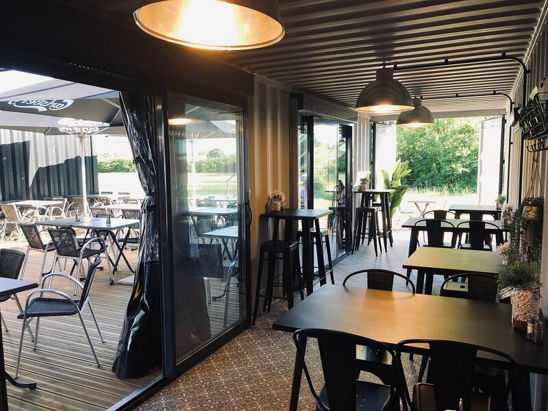 Caviar et Coquillettes accepte les chiens à Varennes-Vauzelles