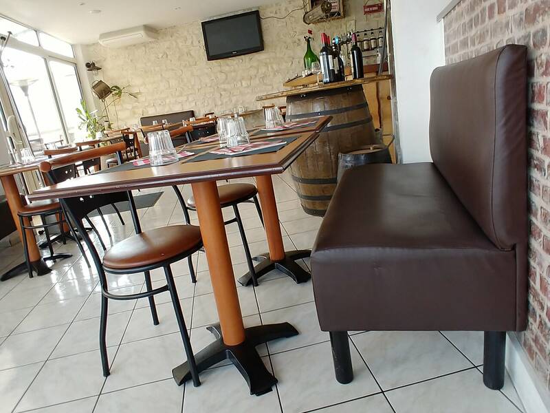 Les Potos Feu accepte les chiens à Rochefort