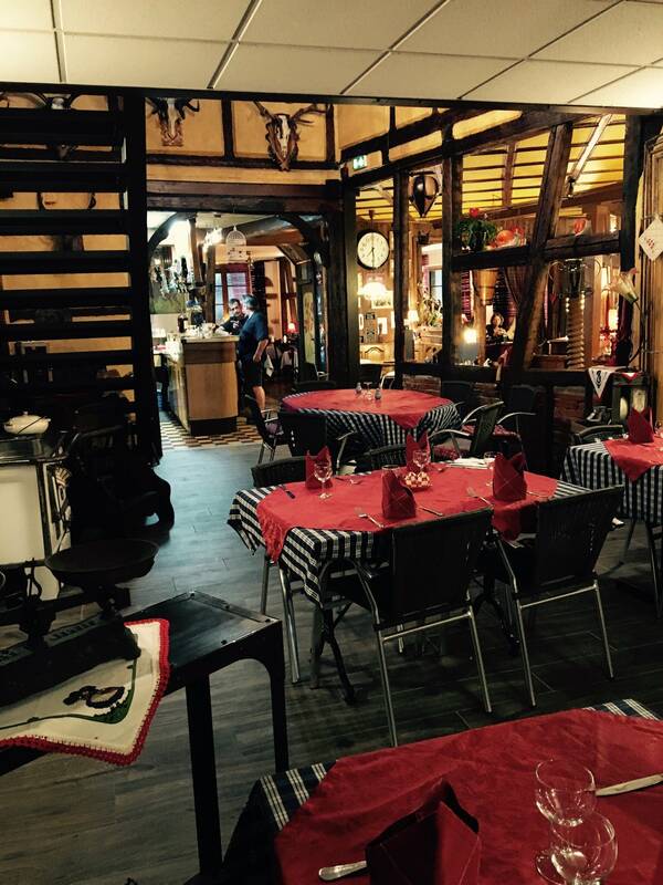 Aux 3 Roses accepte les chiens à Epfig