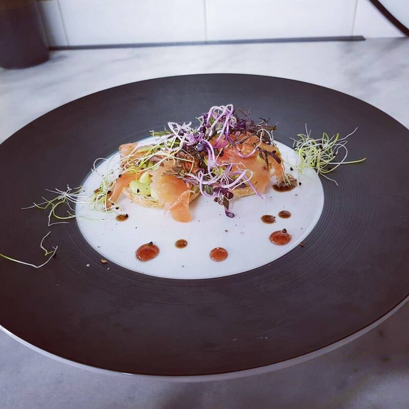 Relais De Roussillon accepte les chiens à La Tour