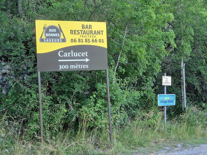 Aux Bonnes Saveurs accepte les chiens à Carlucet