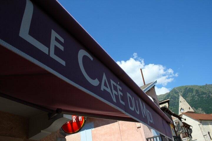 Le Cafe du Midi - La Violette accepte les chiens à Saint-Firmin