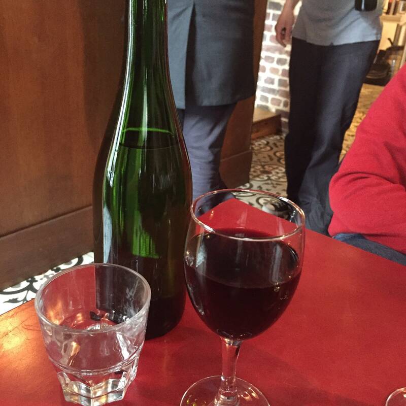 Café Rouge Café Caviste accepte les chiens à Paris