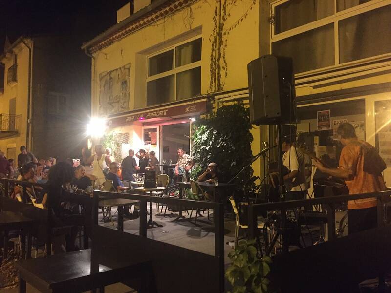 Bar LePradet accepte les chiens à Saint-Hippolyte-du-Fort