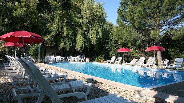 Hostellerie de la Source accepte les chiens à Arles